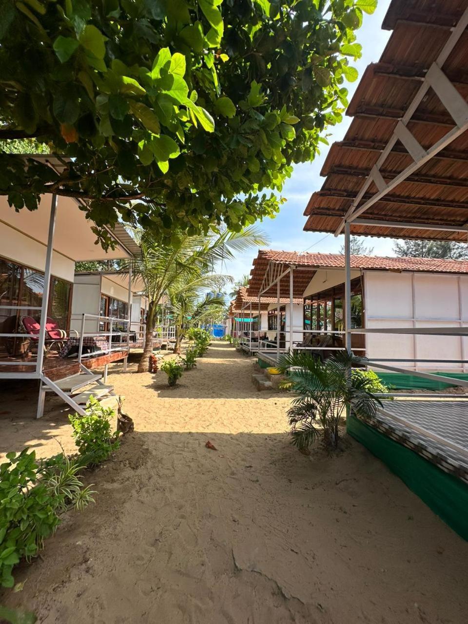Mountain Palm Patnem Beach 외부 사진